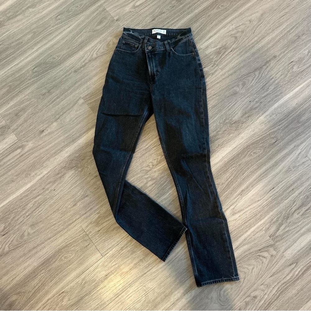 Worn once - Abercrombie & fitch curve love crossbody waist jeans